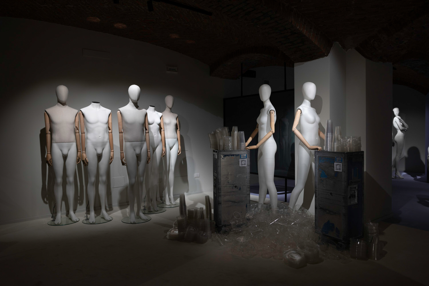 Hans Boodt Mannequins_Salone del Mobile 2022_Essential X Reflow